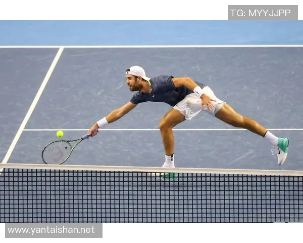 网球赛场激烈对决:顶尖选手争霸世界冠军荣耀之路